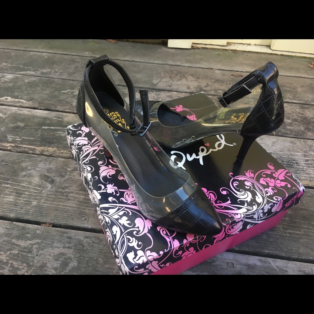 High heel pump with an ankle strap